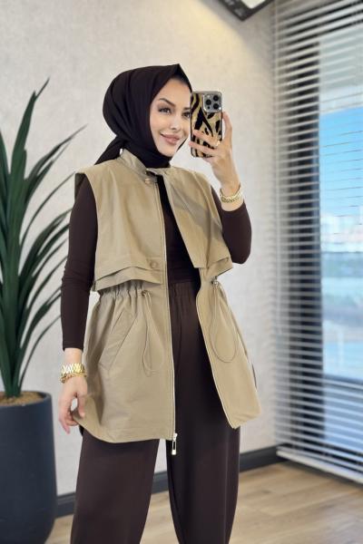 11284 Önü Parça Detaylı Fermuarlı Yelek Camel