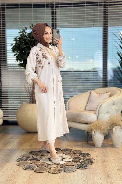 2216 Sol Göğsü Geometrik Desenli Kap Bej