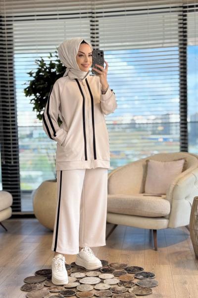 22787 Ön Kol Ve Pantolon Yanı Şeritli Takım Bej