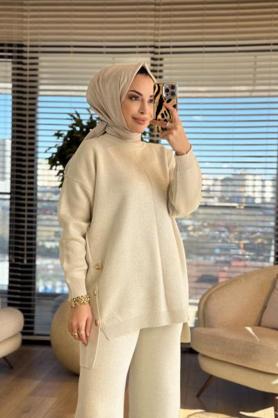 24349 Yanları Düğmeli Simli Triko Takım Bej