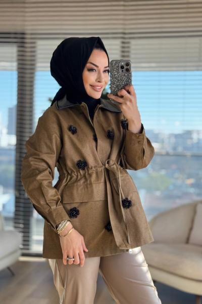 32446 Beli Büzgülü Önü Çiçek Figürlü Ceket Camel