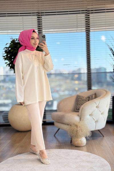 5465 Ön Büyük Fiyonk Pul İşlemeli Tunik Ekru